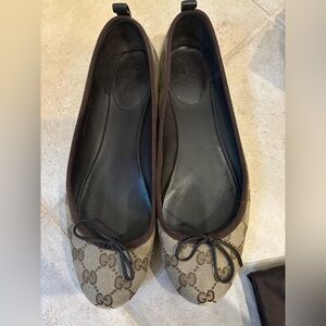 Gucci monogrammed ballerina flats size 39.5.